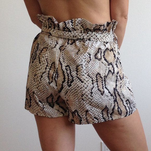 Zaful - Snakeskin Print Paperbag Shorts - Picture 5 of 11